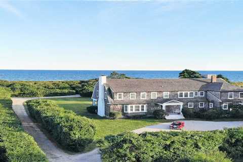 A Timeless East Hampton Home With 160 Feet of White Sandy Beachfront Lists for $39.5M