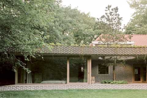 A ’50s Teardown in the Netherlands Gets a Second Chance—and a Beautiful Brick Extension