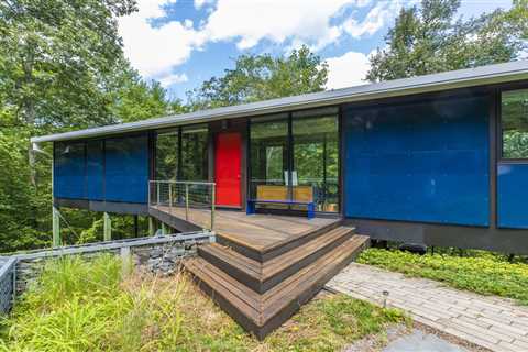 One of the First FlatPak Prefab Homes Hits the Market for $1.2M
