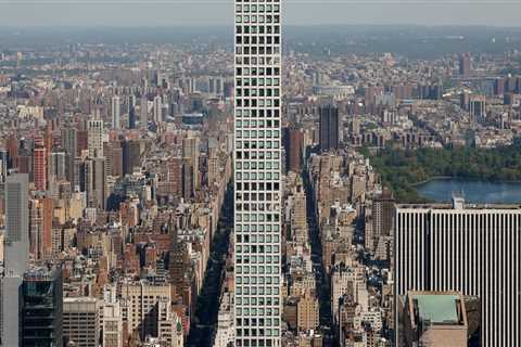 Who owns the most buildings in nyc?