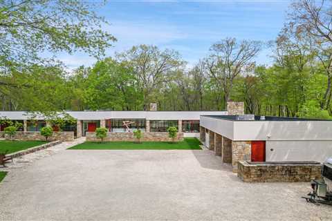The Producer of Dirty Dancing Is Selling His Midcentury-Inspired Home