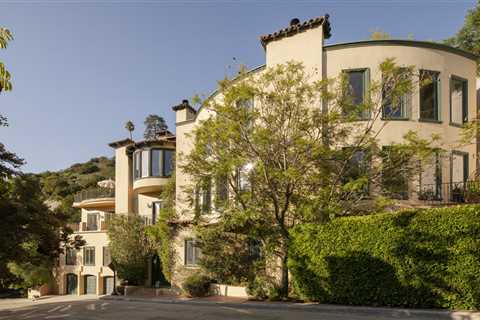 Director Kevin Smith Lists His L.A. Home for $6M (After Buying It From Ben Affleck)