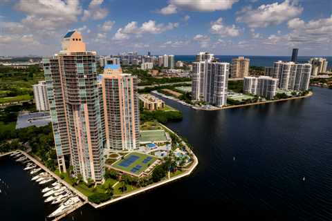 Luxury Living: Seasonal Events At The Point Aventura
