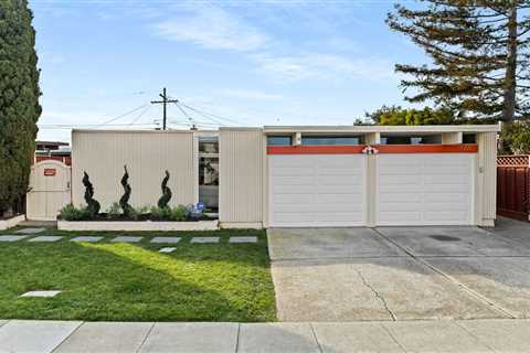 If You Like Eichlers, Here’s a Sunny San Mateo Gem for $2M