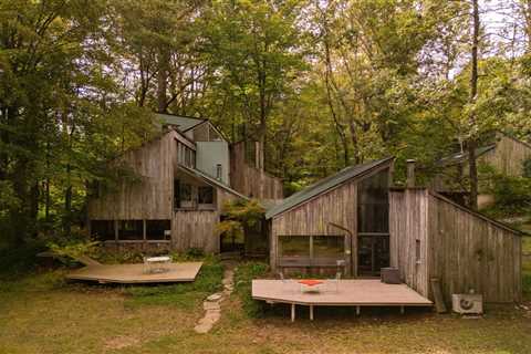 Wondrous Woodwork Fills an Architect’s $2M Home in Pennsylvania