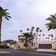A Modernist Landmark in Rancho Mirage Asks $1.3M