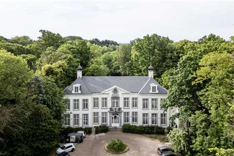 This Belgian Castle Was Once a Retreat for the Wealthy. Now Solo Agers Call It Home