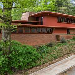 This Lloyd Wright–Inspired Home Had Termites So Bad It Was Being Advertised as a $170K Lot